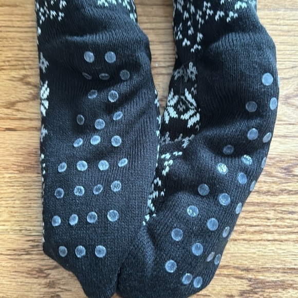 NWT Columbia non-skid slipper, socks, size medium/large - Picture 3 of 3